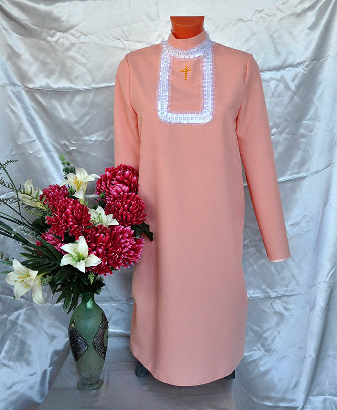 На фото - Ритуальный комплект одежды для женщин, модель №7 от ритуальной службы ГорСпецРитуал в Орле