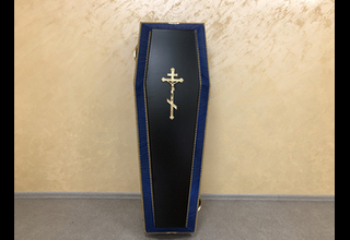 На фото - Деревянный гроб, модель №18 от ритуальной службы ГорСпецРитуал в Орле
