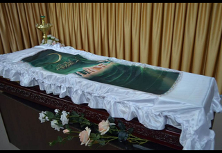 На фото - Мусульманский гроб, модель №17 от ритуальной службы ГорСпецРитуал в Орле